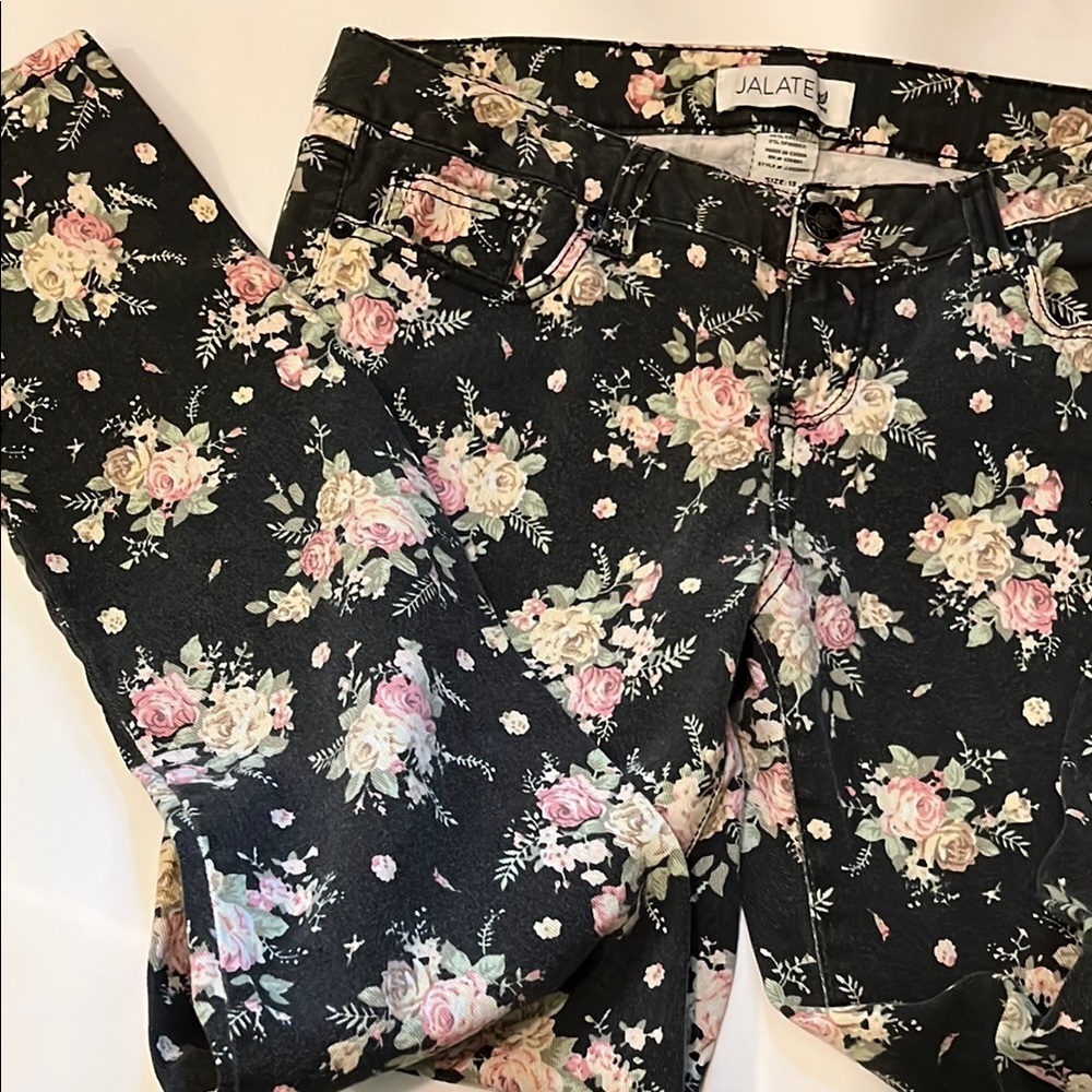 Jalate juniors 13 Floral Skinny Jeans - Black and Pink - Picture 8 of 9